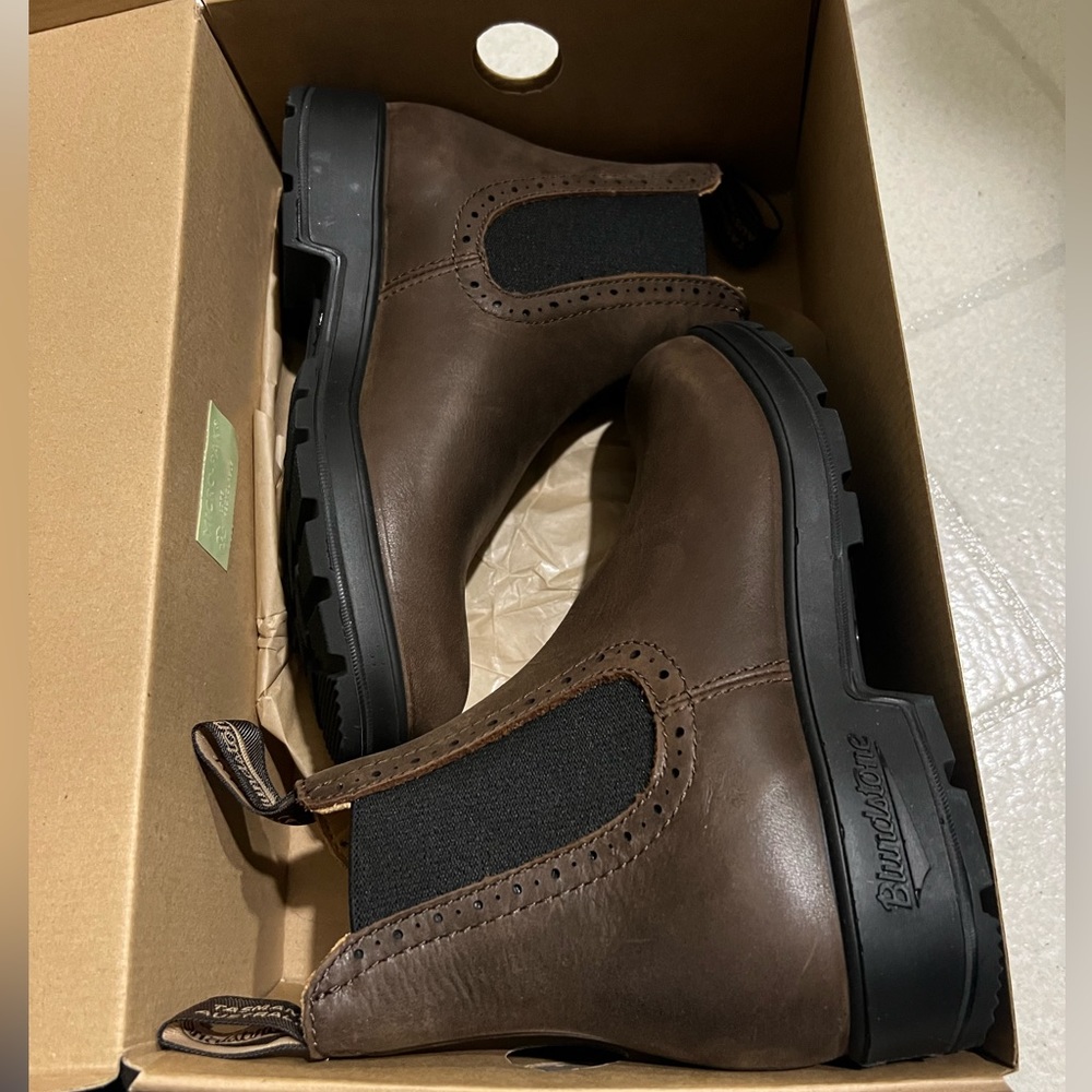 Blundstone boots style 2151, size AU 4, EU 37 and US 7